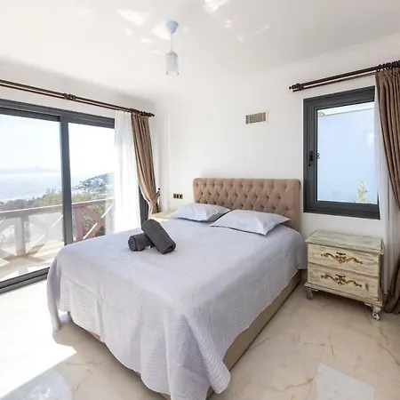 Splendid With Private Pool And Jacuzzi Near In Bodrum * 图尔古特雷斯