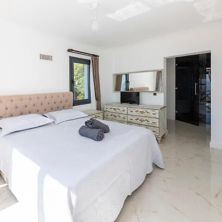 فيلة Splendid With Private Pool And Jacuzzi Near In Bodrum *